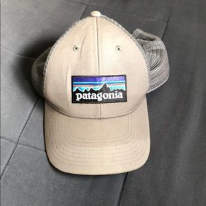 Grey Patagonia P-6 LoPro trucker